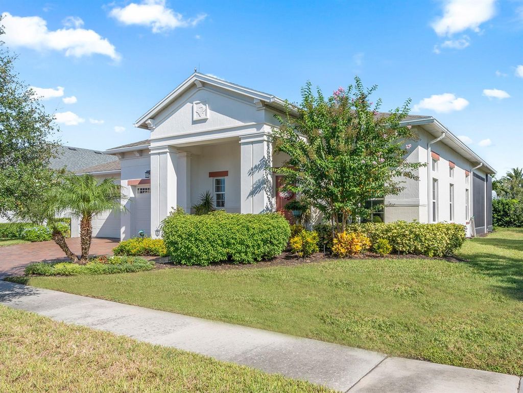 Photo of 2600 Meadowedge Loop, Saint Cloud, FL 34772 (MLS # O6346165)