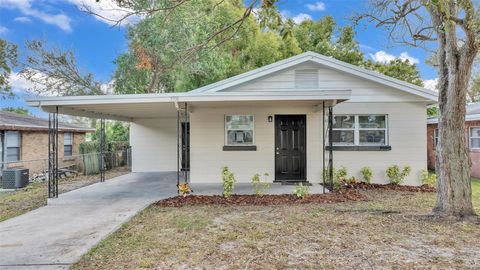 A home in WINTER HAVEN