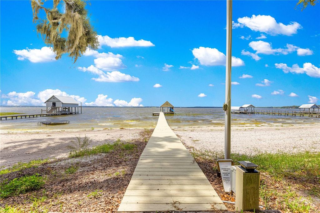 Photo of 12360 E Highway 25, Ocklawaha, FL 32179 (MLS # OM705819)