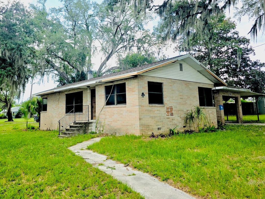 Photo of 501 Lee Street, Leesburg, FL 34748 (MLS # TB8508825)
