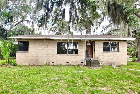 Photo of 501 Lee Street, Leesburg, FL 34748 (MLS # TB8508825)