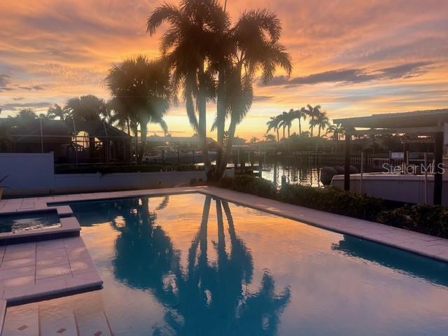 MAXIMO MOORINGS - Residential Lease