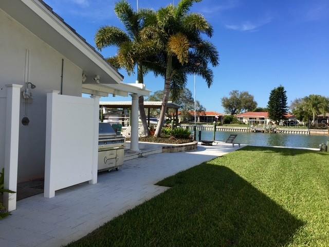 MAXIMO MOORINGS - Residential Lease