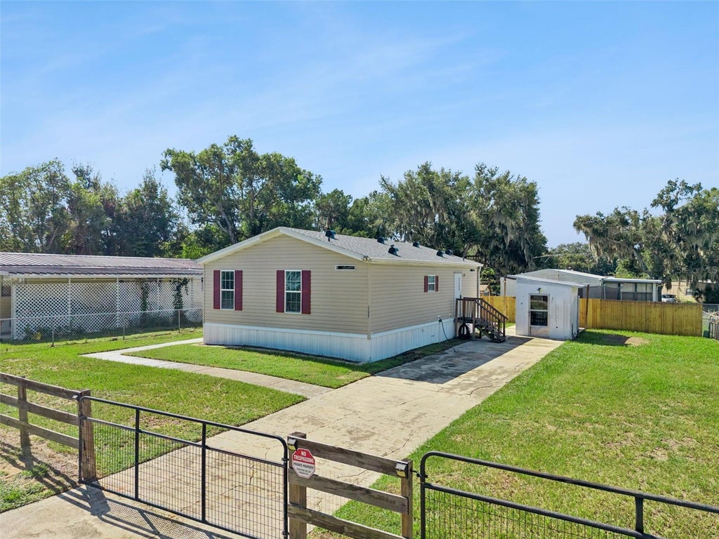 Photo of 17537 Palm Dr, Montverde, FL 34756 (MLS # G5117079)