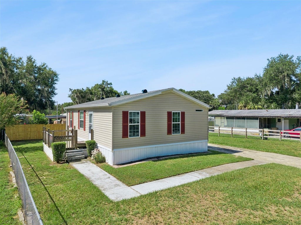 Photo of 17537 Palm Dr, Montverde, FL 34756 (MLS # G5117079)