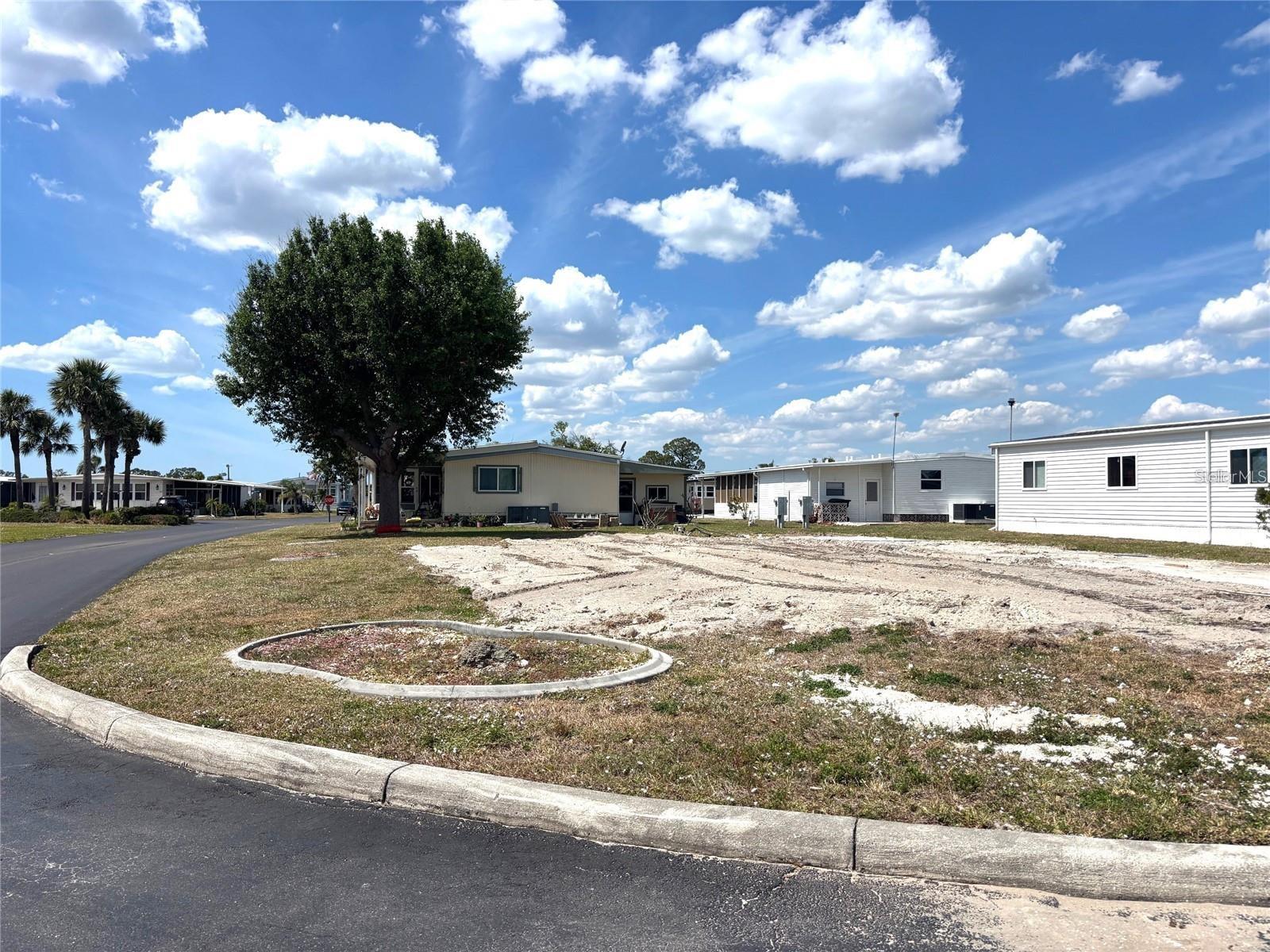 LA CASA MHP CO-OP - Land