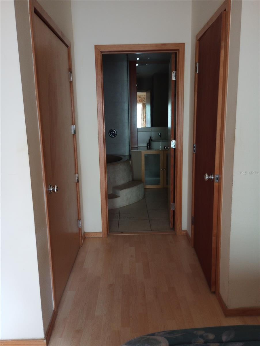 RESIDENCES/EUROPEAN VILLAGE - Residential