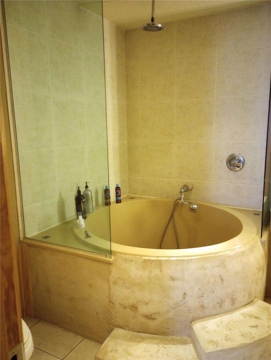 RESIDENCES/EUROPEAN VILLAGE - Residential