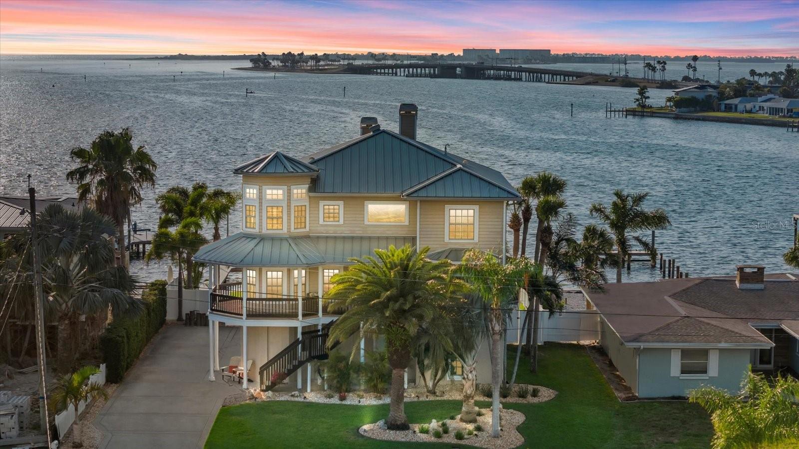 2438 BAYWOOD DRIVE W