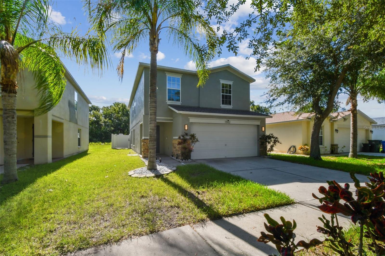 7842 CARRIAGE POINTE DRIVE