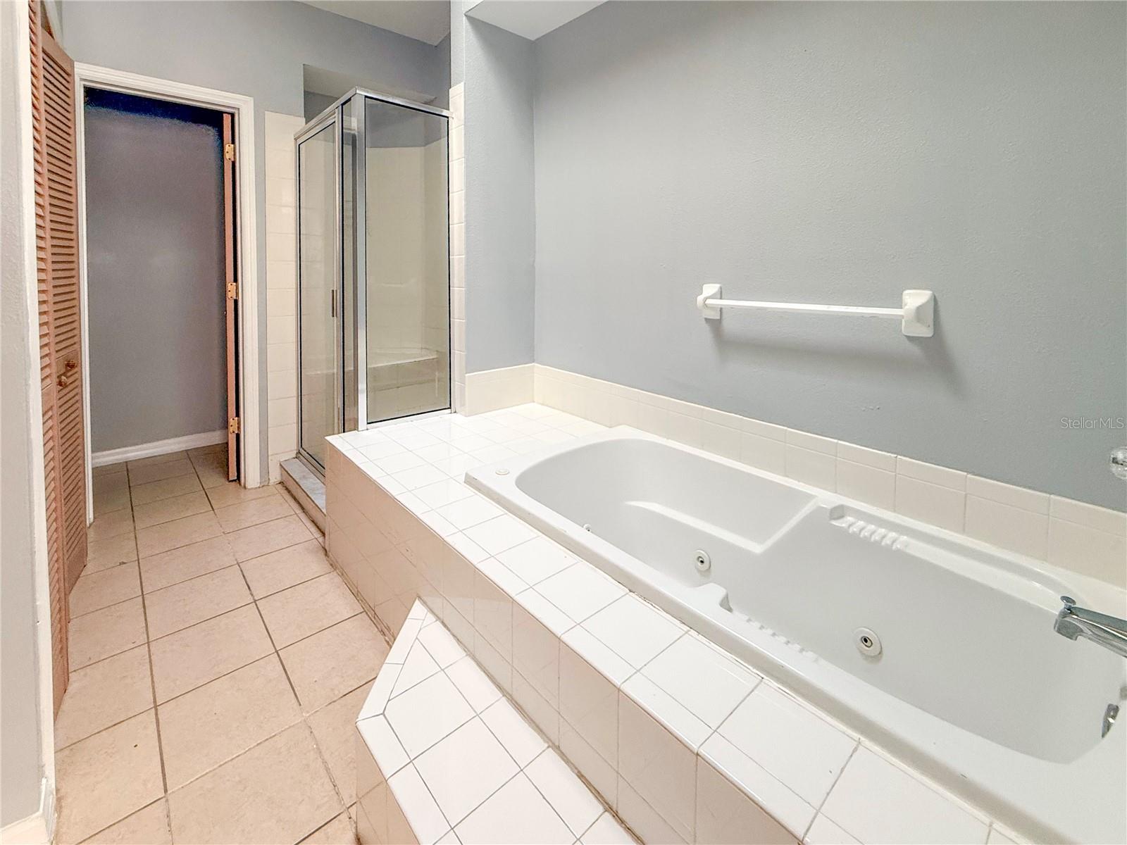 ISLAND CLUB WEST - PH 2 - Residential Lease