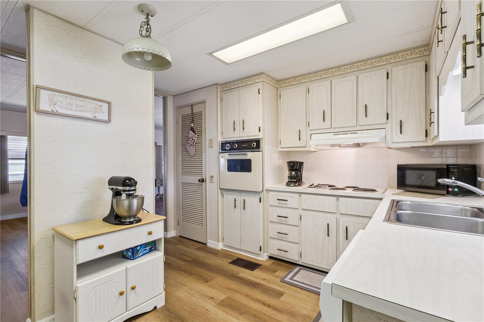 HAWTHORNE AT LEESBURG A COOPERATIVE UNIT - Residential