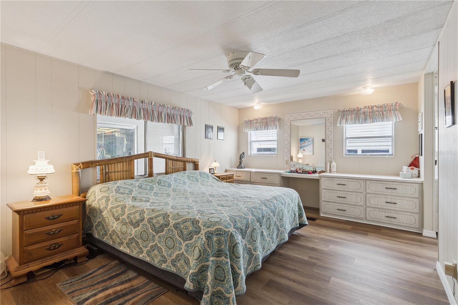 HAWTHORNE AT LEESBURG A COOPERATIVE UNIT - Residential