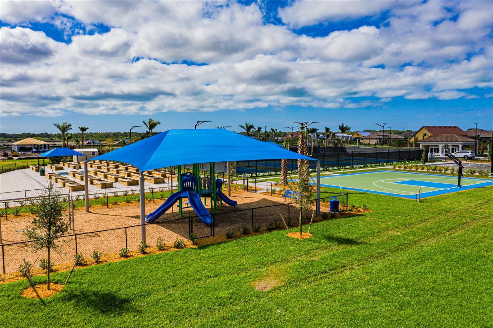 ISLANDWALK/THE WEST VLGS PH 5 - Residential