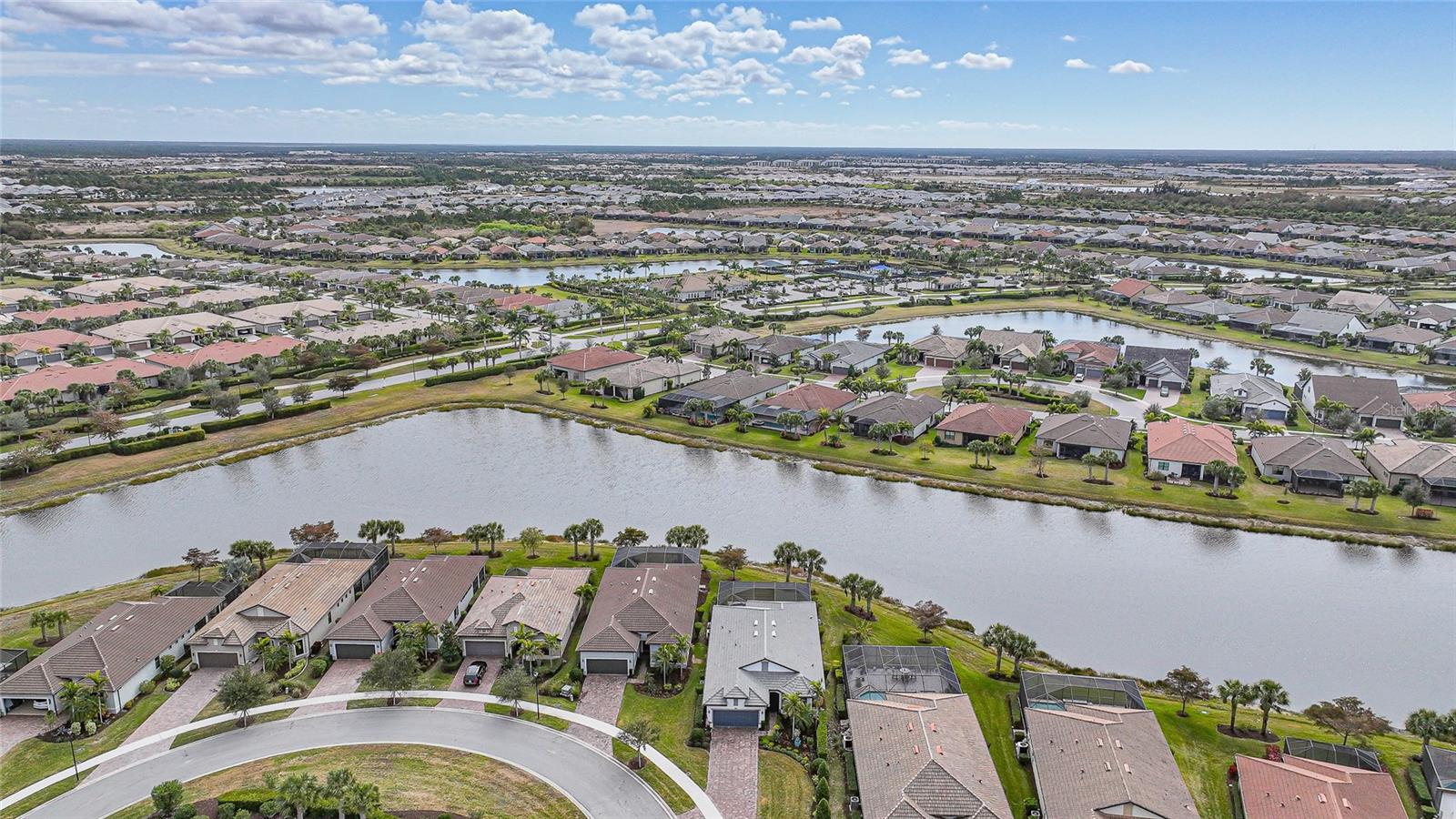 ISLANDWALK/THE WEST VLGS PH 5 - Residential