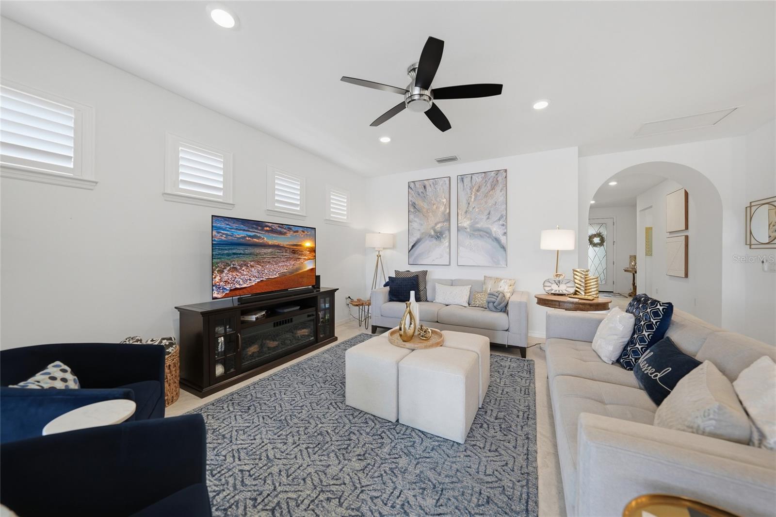 ISLANDWALK/THE WEST VLGS PH 5 - Residential