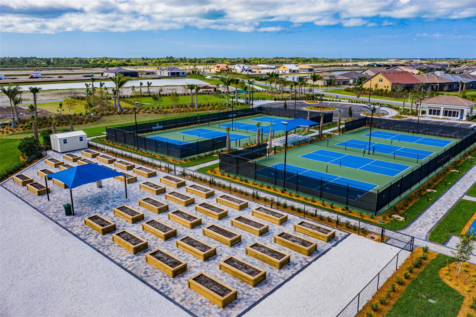 ISLANDWALK/THE WEST VLGS PH 5 - Residential