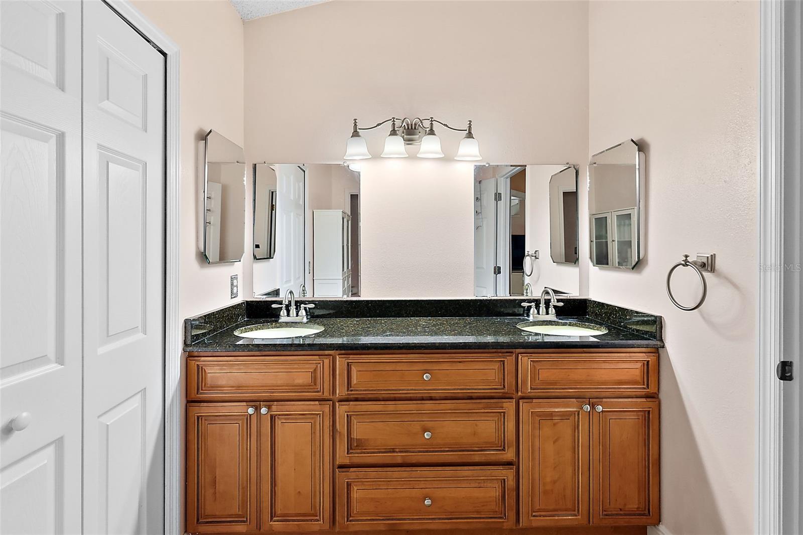 OAKS AT MILL RUN - Residential