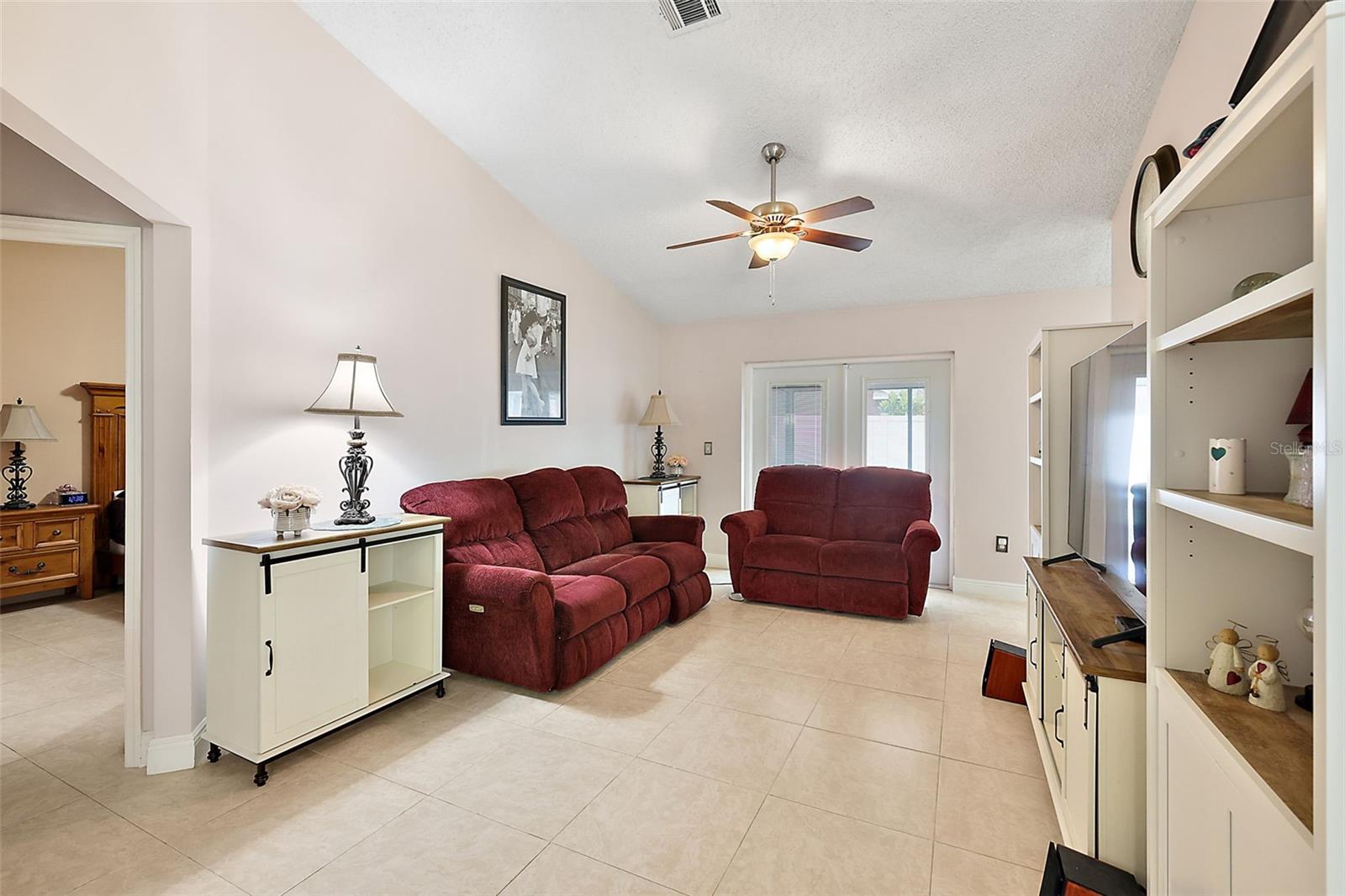 OAKS AT MILL RUN - Residential