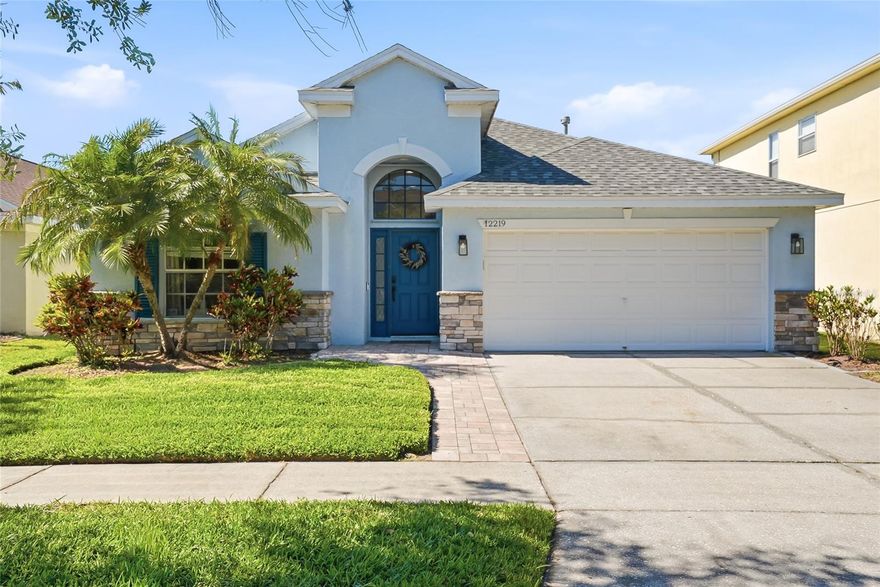Fall in love with this stunning move-in ready home in the highly sought-after Westchase area! Featuring 4 spacious bedrooms, 2 bathrooms, and a 2-car garage, this beautifully maintained property is located in a secure gated community.
Enjoy the perfect combination of comfort, convenience, and lifestyle—just minutes from top-rated schools, premier shopping at Citrus Park Mall, popular restaurants, and easy access to Veterans Expressway. Plus, you're only 20 minutes from the airport and a short 40-minute drive to Florida’s gorgeous Gulf beaches.
This is the one you’ve been waiting for—schedule your showing today!