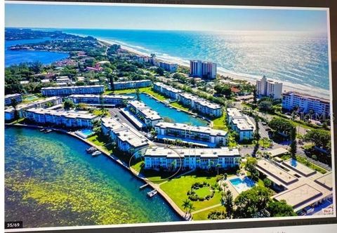 A home in LONGBOAT KEY