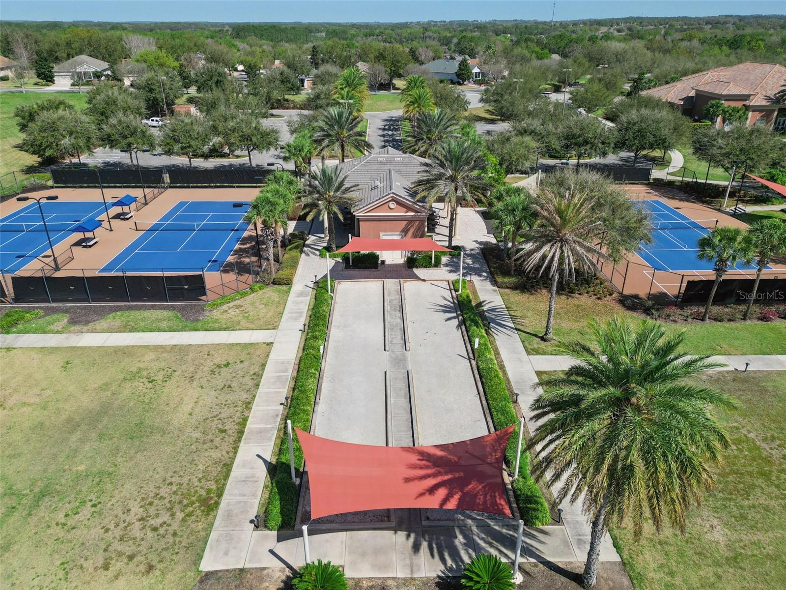 CASCADES/GROVELAND PH 2 - Residential