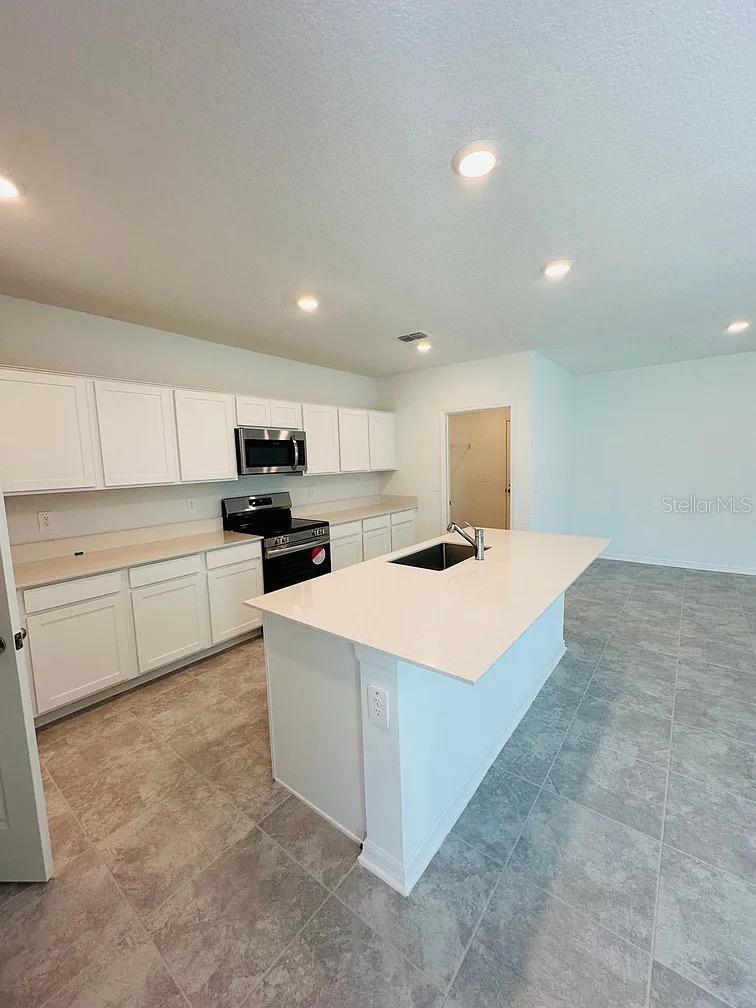 PEACE CREEK RESERVE 40S - Residential Lease