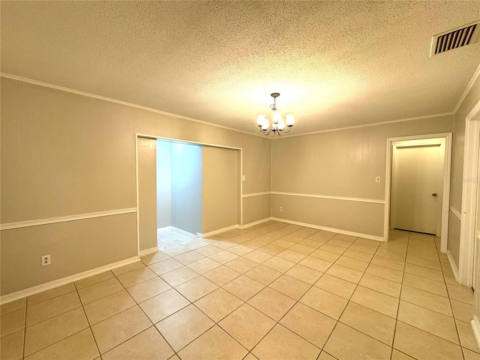 DOVER ESTATES - Residential Lease