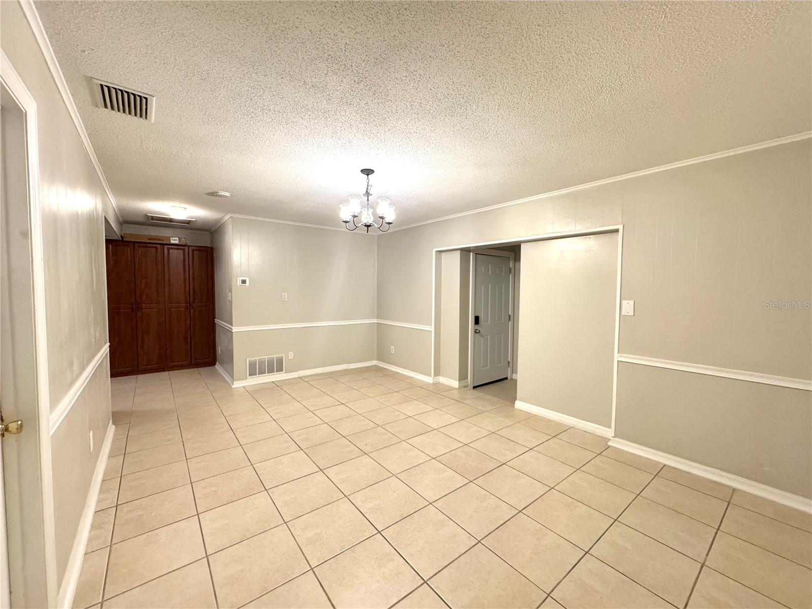 DOVER ESTATES - Residential Lease