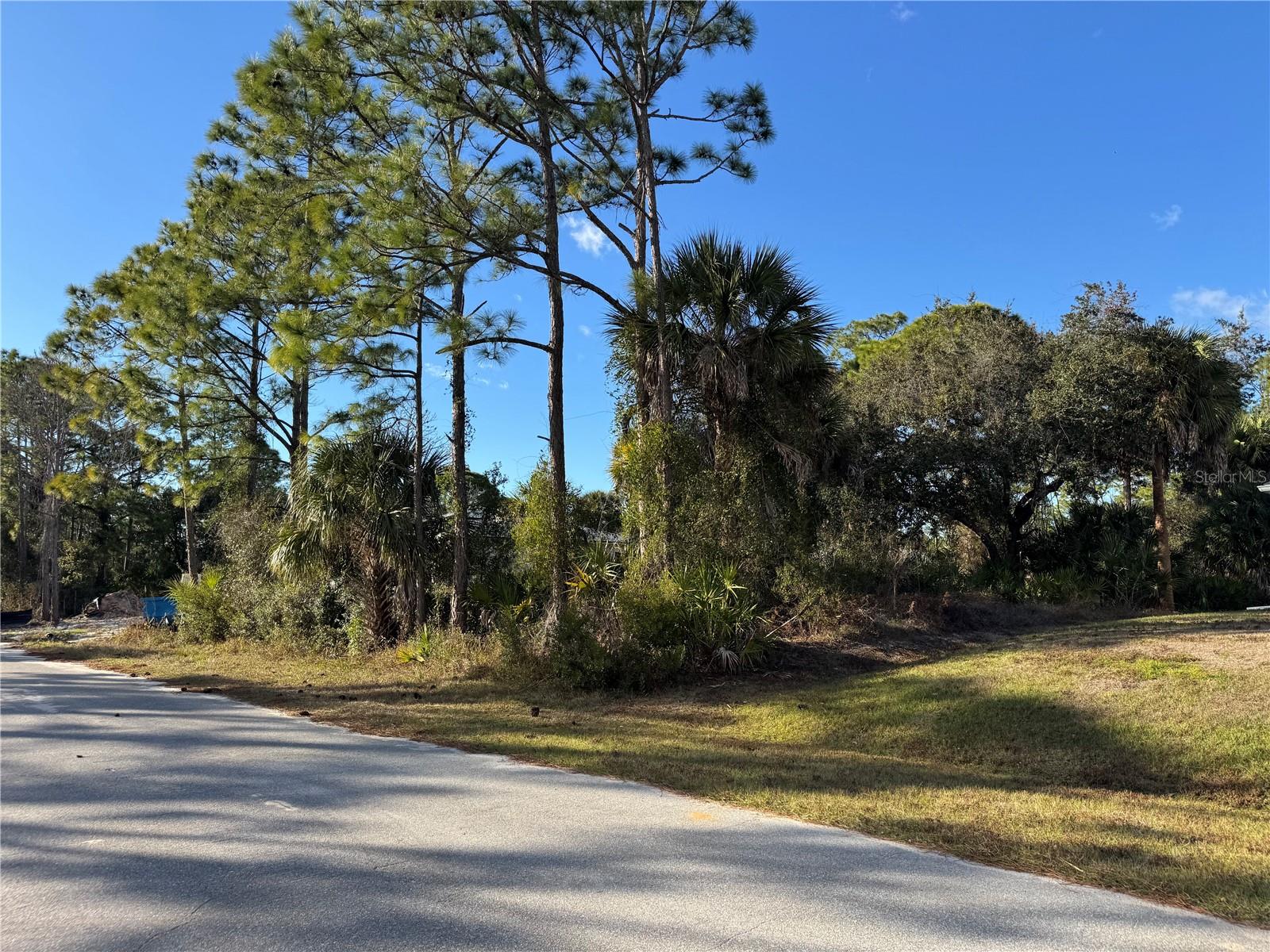 PORT CHARLOTTE SUB 28 - Land