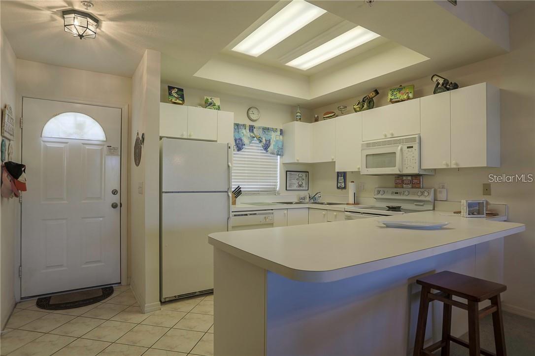 PINESTONE AT PALMER RANCH - Residential Lease