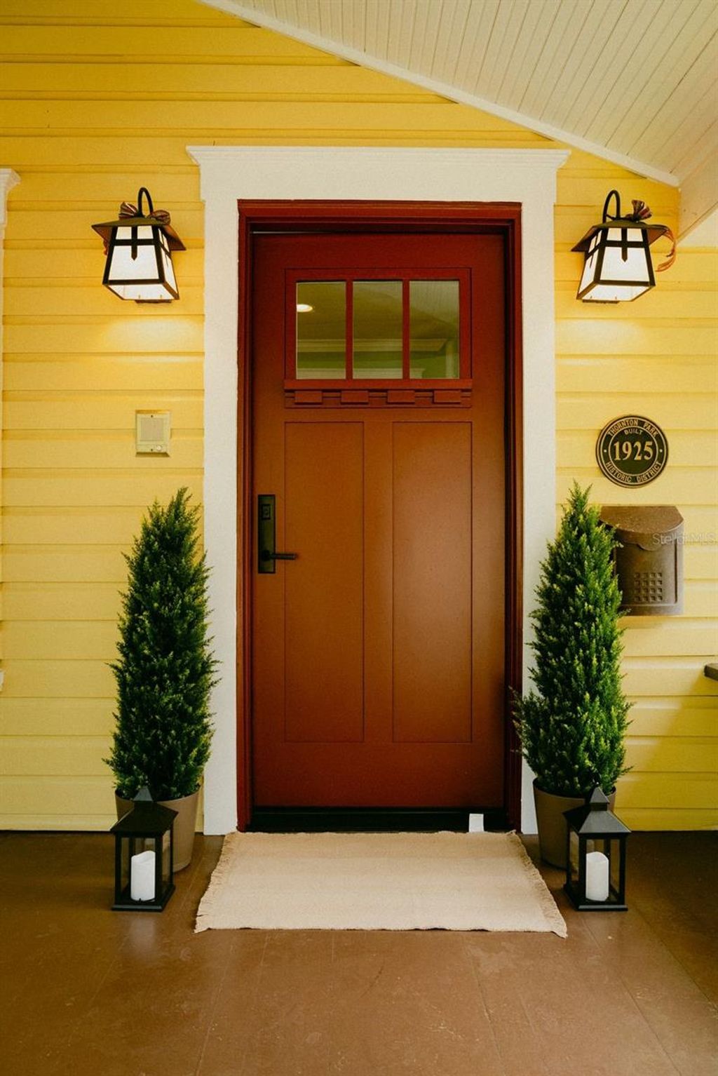 Photo of 29 N Brown Avenue, Orlando, FL 32801 (MLS # O6366910)