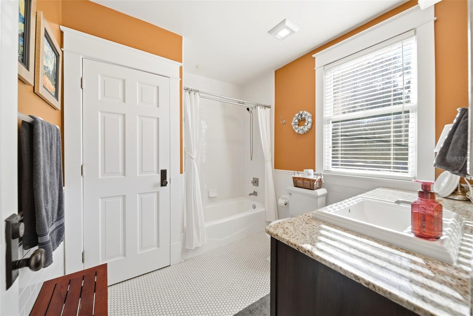 EOLA ROSE ANNEX - Residential