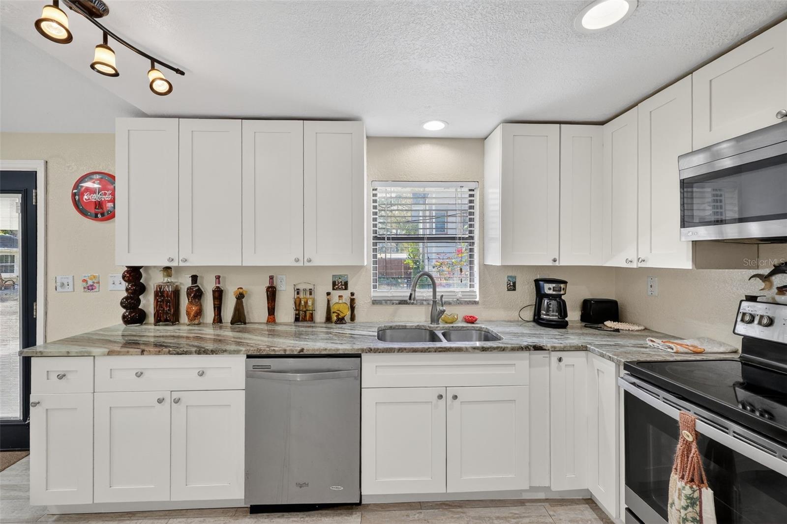 ELLIOTT & HARRISON SUB - Residential