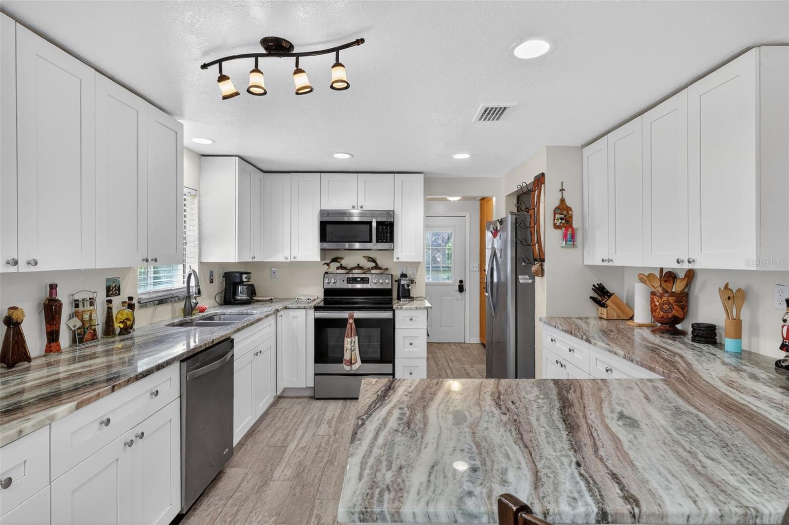 ELLIOTT & HARRISON SUB - Residential