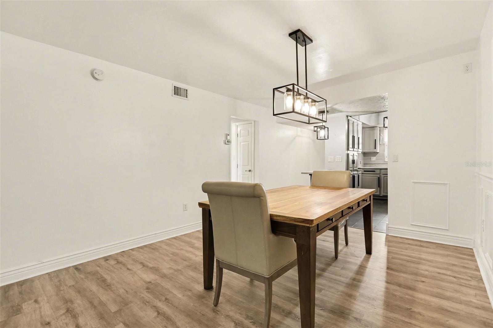 BAYSHORE ON THE LAKE APTS SEC 4 - Residential