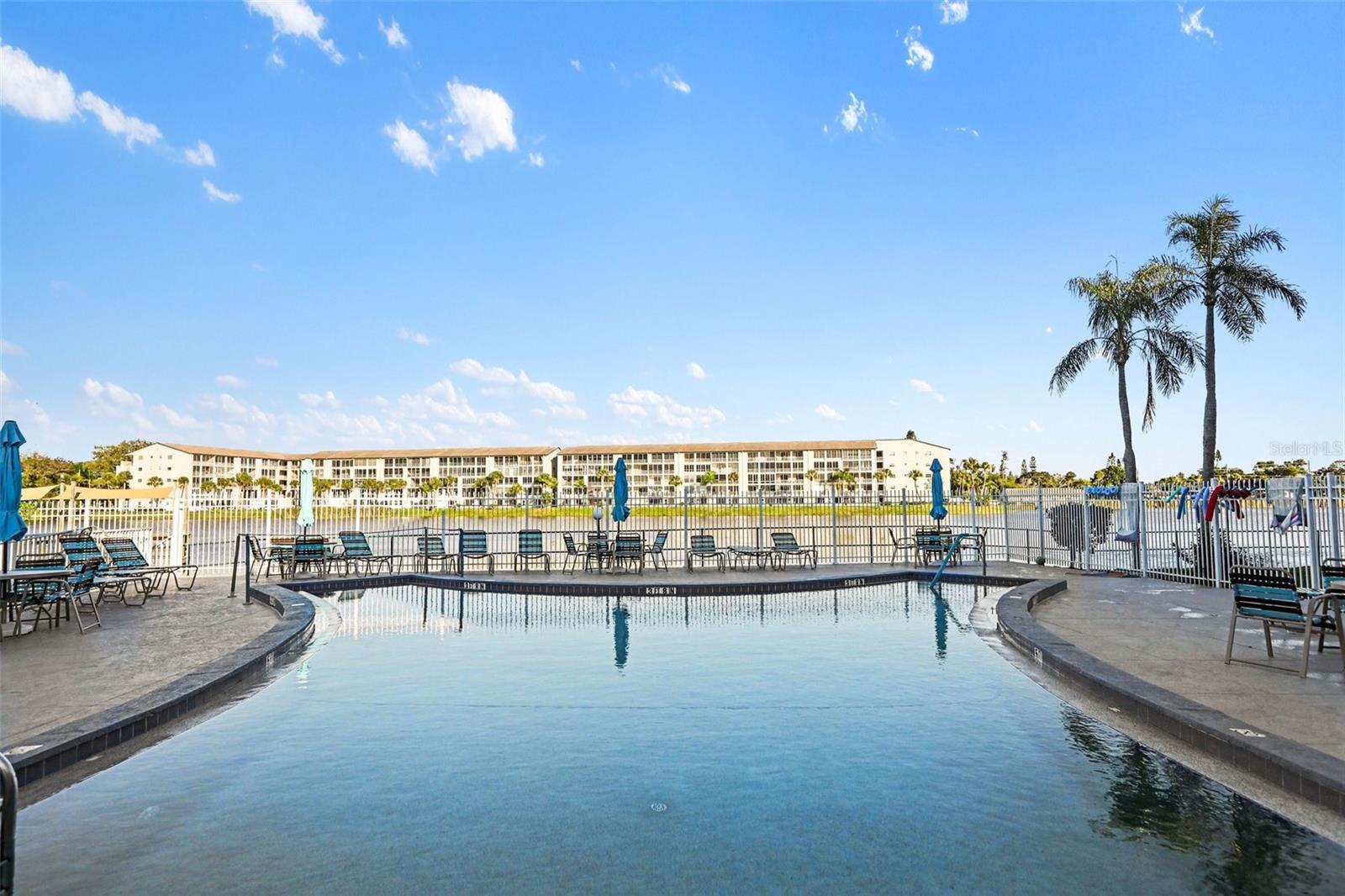 BAYSHORE ON THE LAKE APTS SEC 4 - Residential