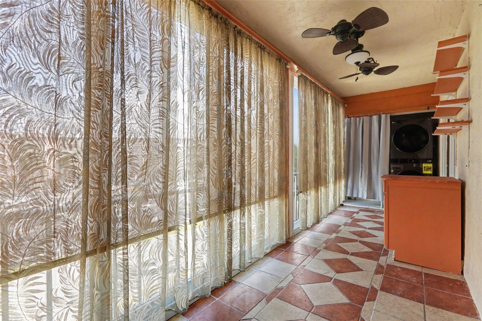 BAYSHORE ON THE LAKE APTS SEC 4 - Residential