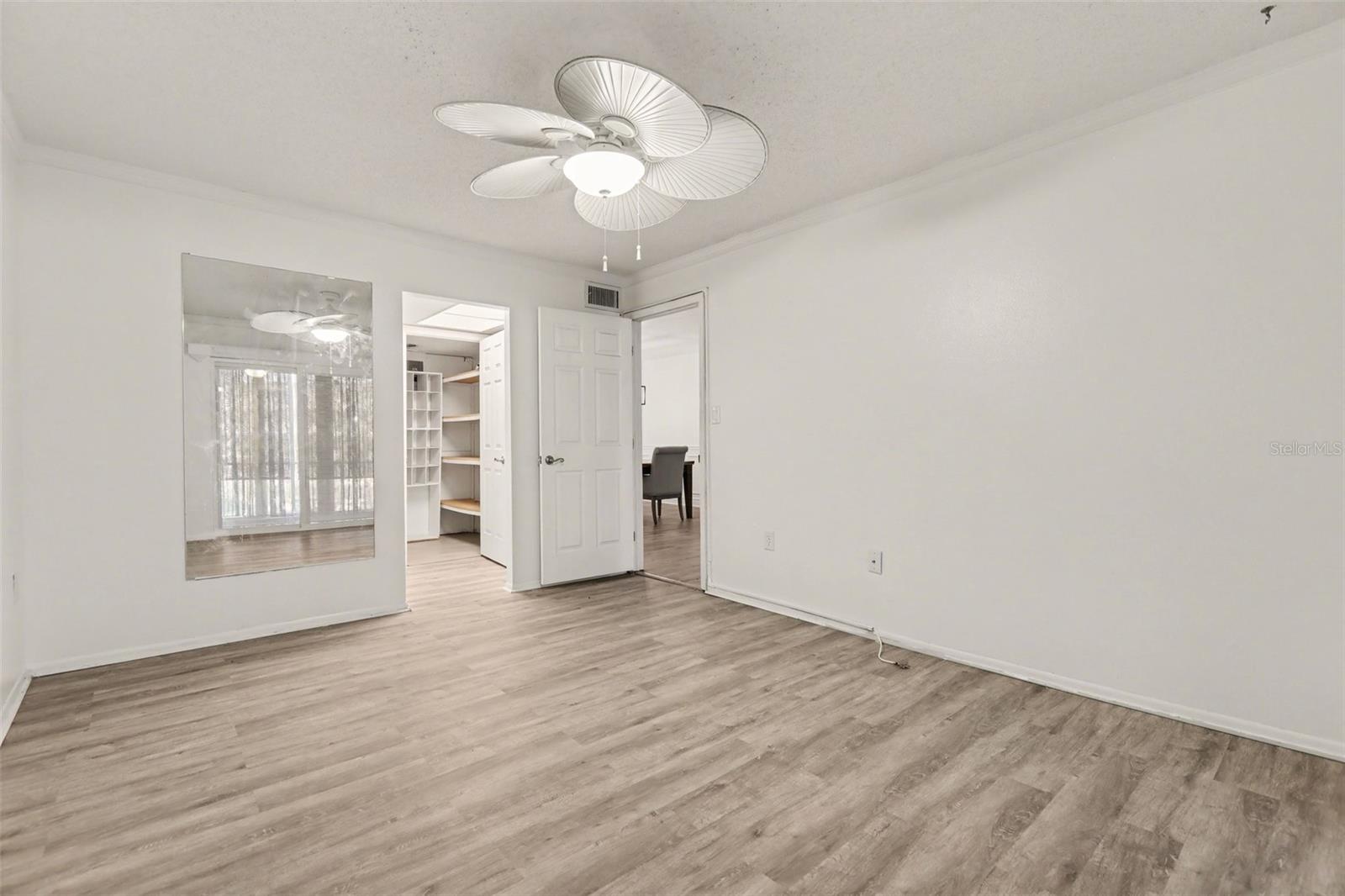 BAYSHORE ON THE LAKE APTS SEC 4 - Residential