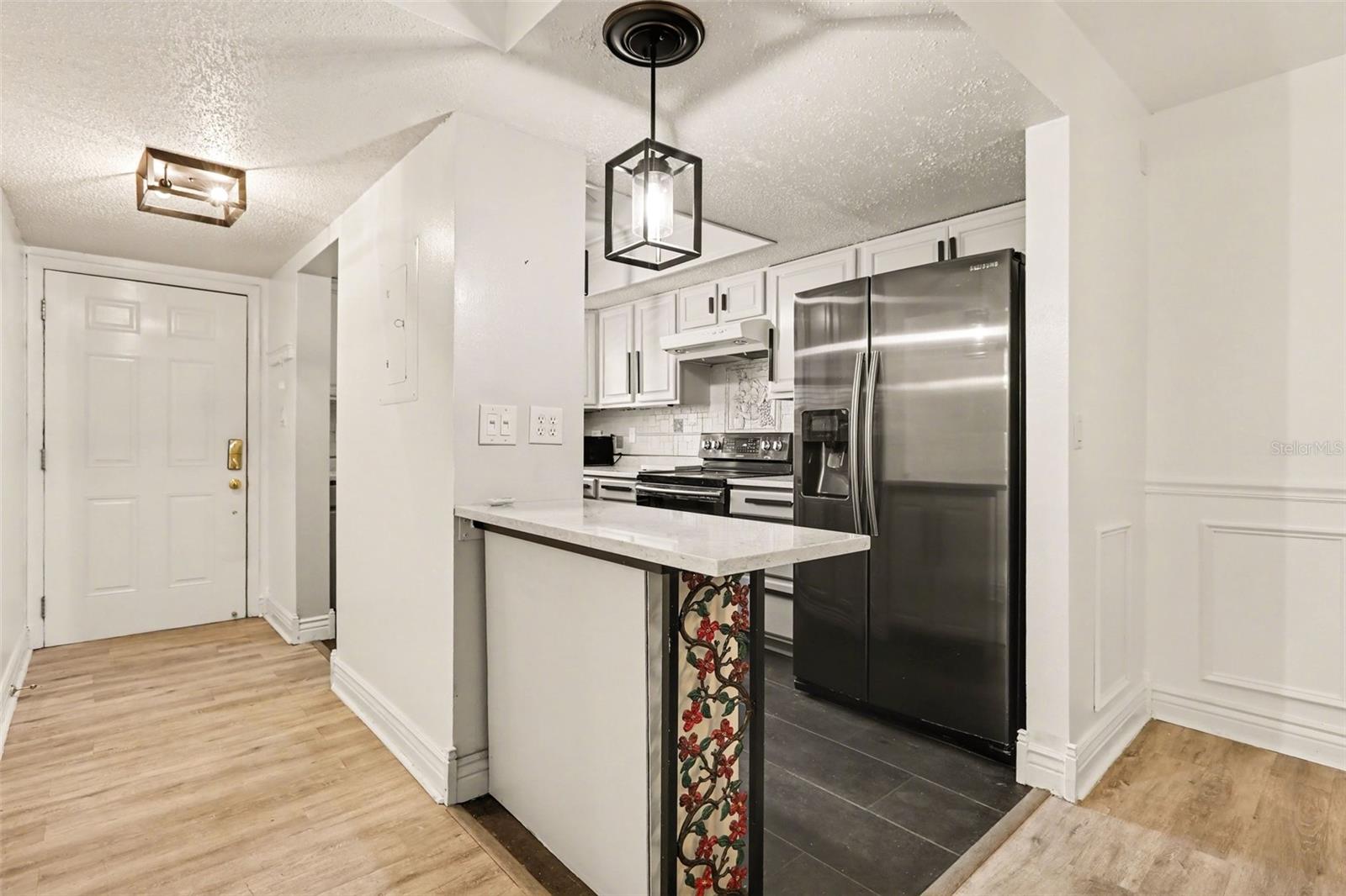 BAYSHORE ON THE LAKE APTS SEC 4 - Residential