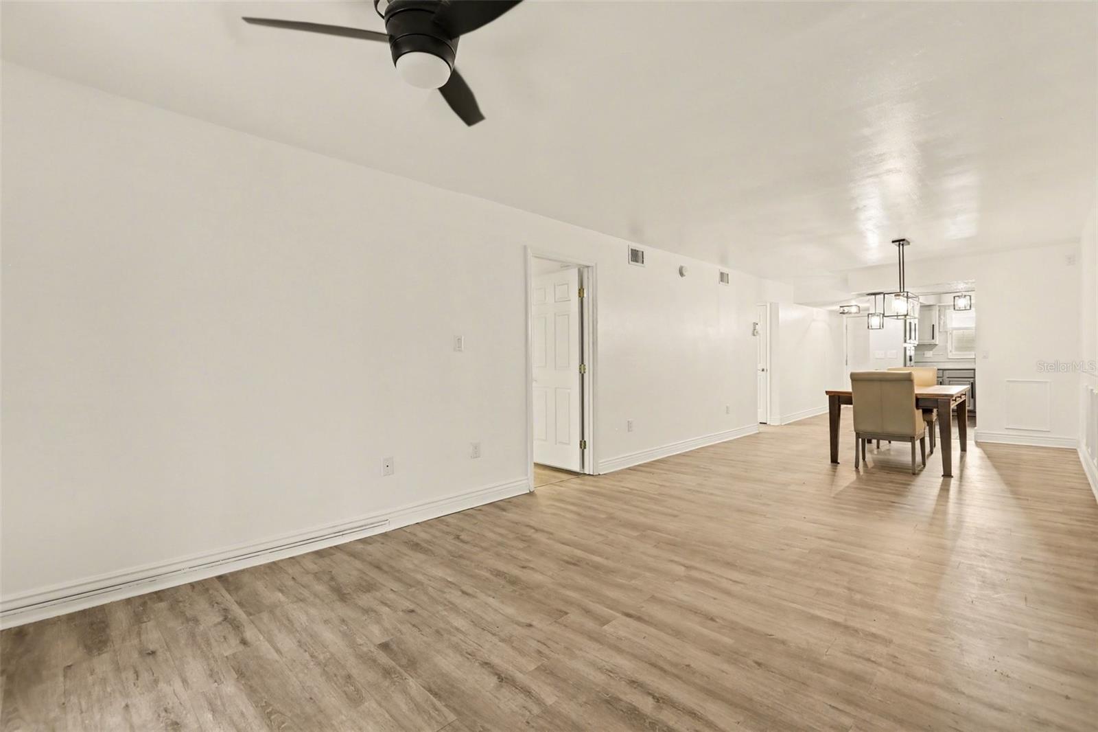 BAYSHORE ON THE LAKE APTS SEC 4 - Residential