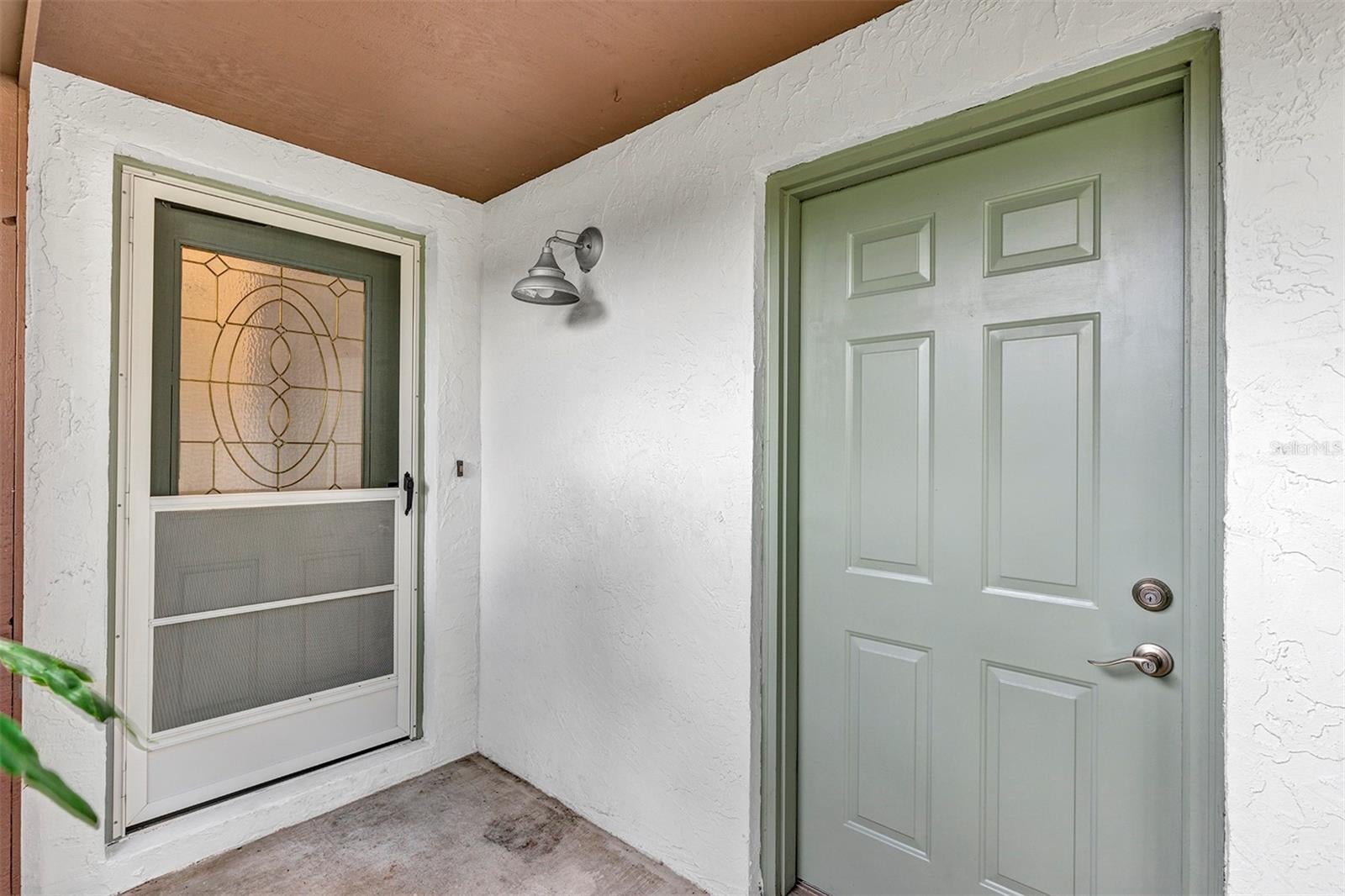 1402 CRYSTAL COURT