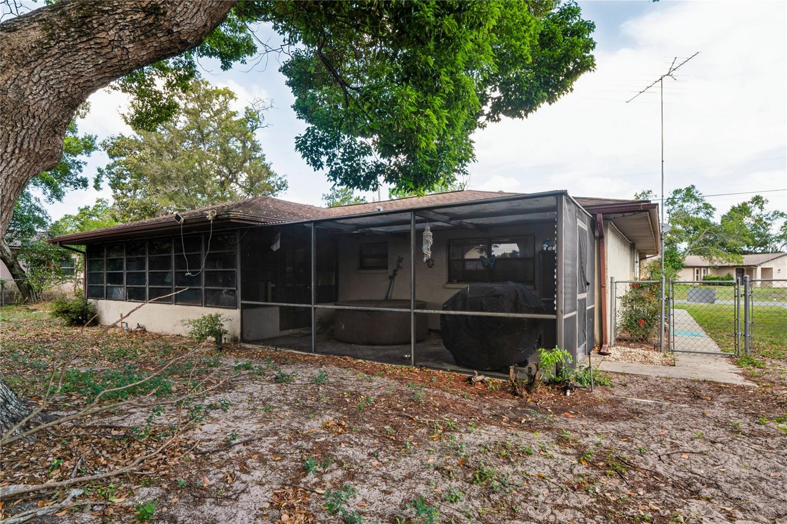 SPRING HILL - Residential