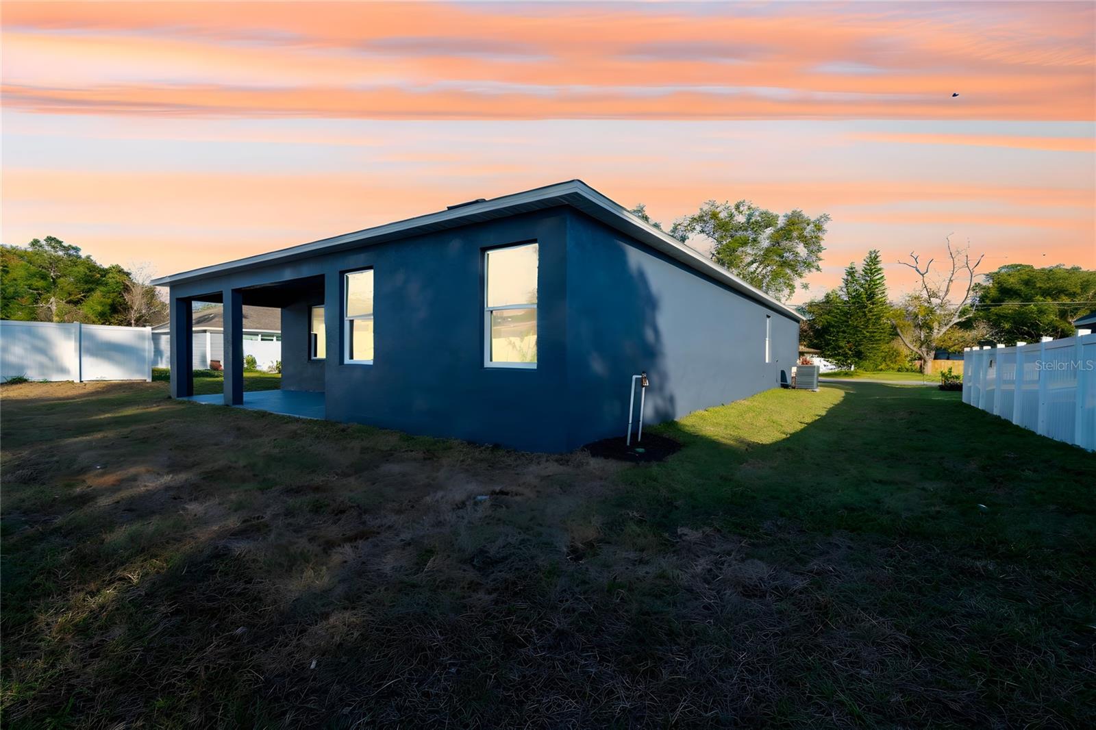 TAVARES BARKSDALES - Residential