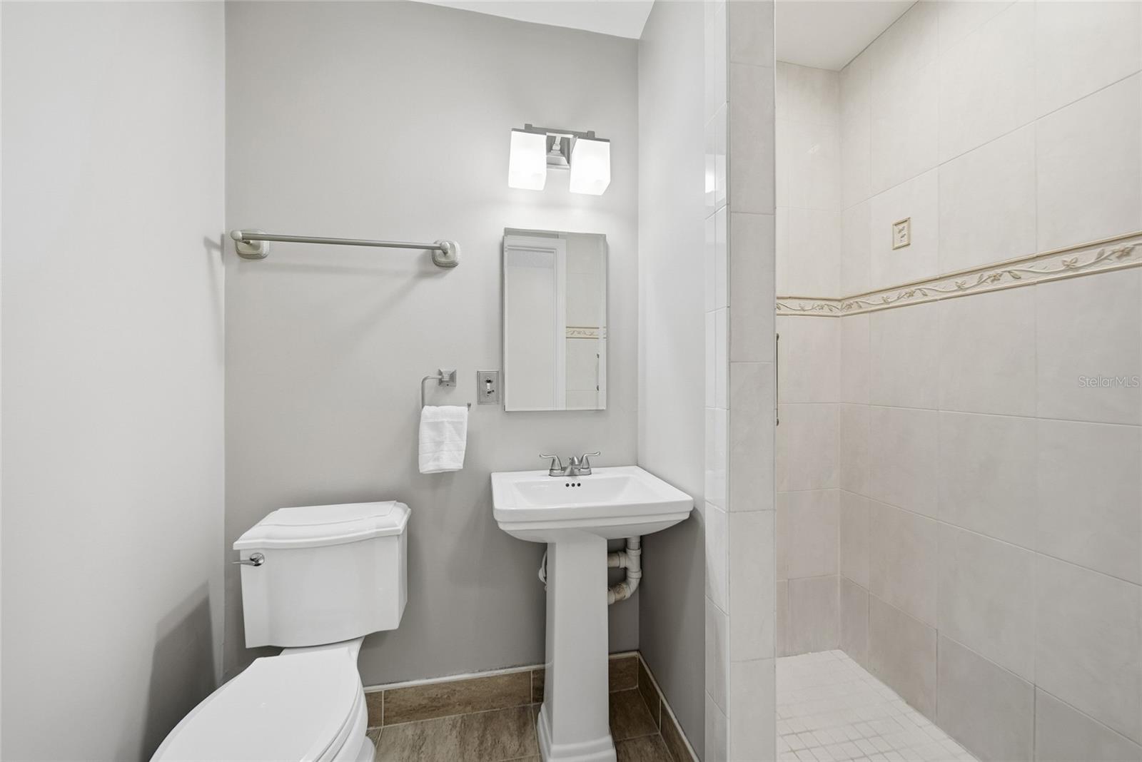 CARROLLWOOD MEADOWS UNIT XI - Residential