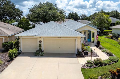 A home in TAVARES