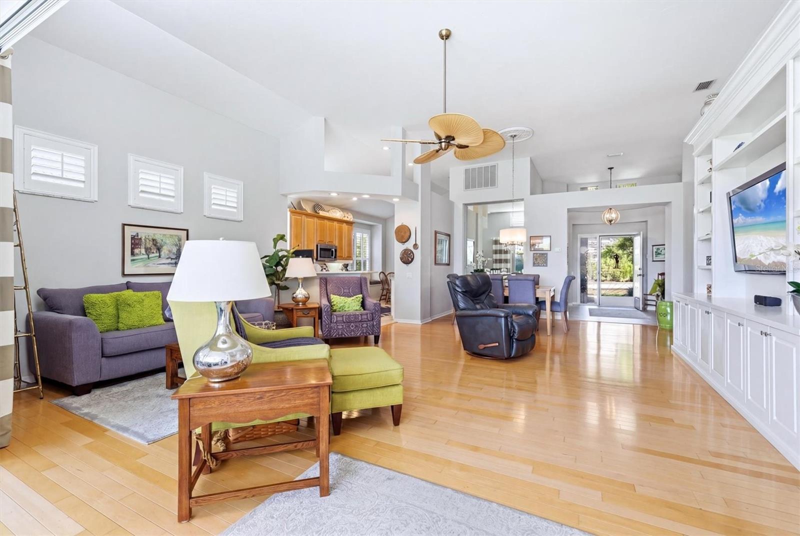UNIVERSITY PARK COUNTRY CLUB - Residential