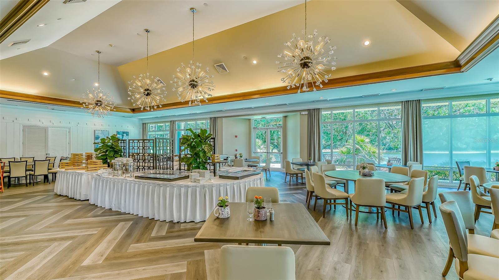 UNIVERSITY PARK COUNTRY CLUB - Residential