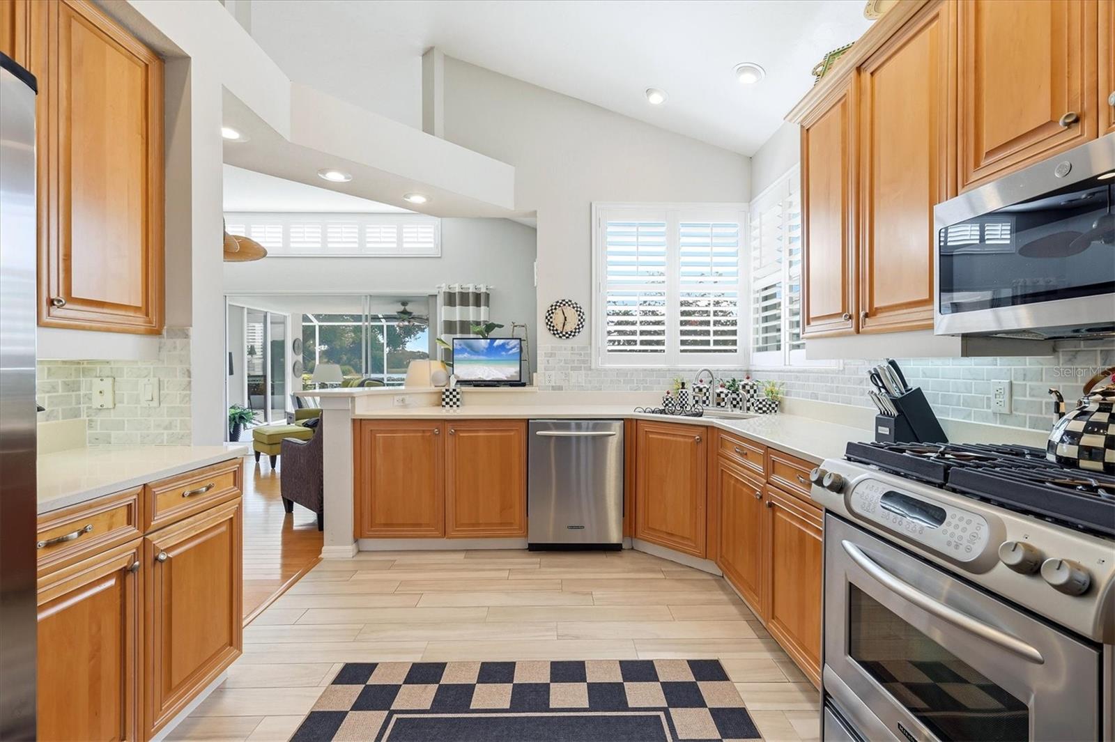 UNIVERSITY PARK COUNTRY CLUB - Residential