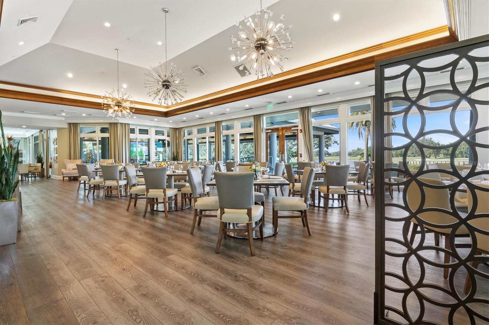 UNIVERSITY PARK COUNTRY CLUB - Residential